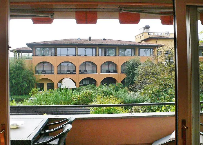 Apartamento Giardino By Interhome